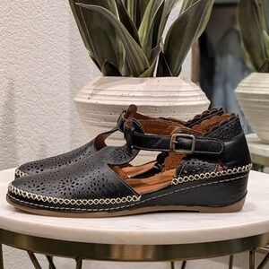 Spring Step Patrizia Airy‎ Wedge Leather T-Strap Flats Black Laser Cut Comfort